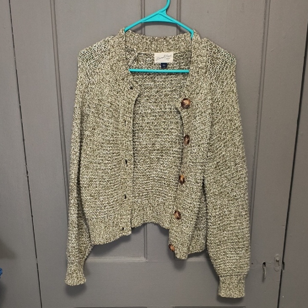 Universal thread Textured Cardigan in Cream and Green